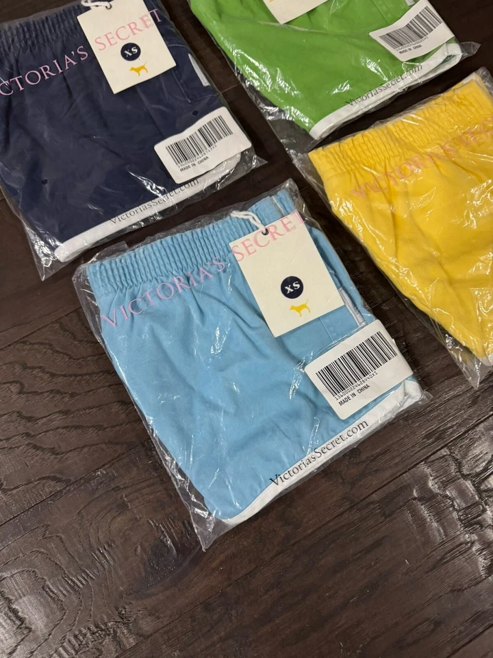 NUEVO Victoria's Secret Vintage 2007-08 ROSA Sarga Gimnasio/Ejercicio Pantalones Cortos 4 Pares XS Foto 2 de 4