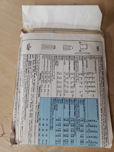 McCalls Schnittmuster #7371 Misses Bluse, Rock, Hose Muster Gr. 12 -ungeschnitten- - Bild 2 von 4