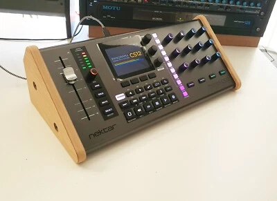 Nektar CS12 DAW Controller Eiche furniert MDF Ständer für Cubase Logic