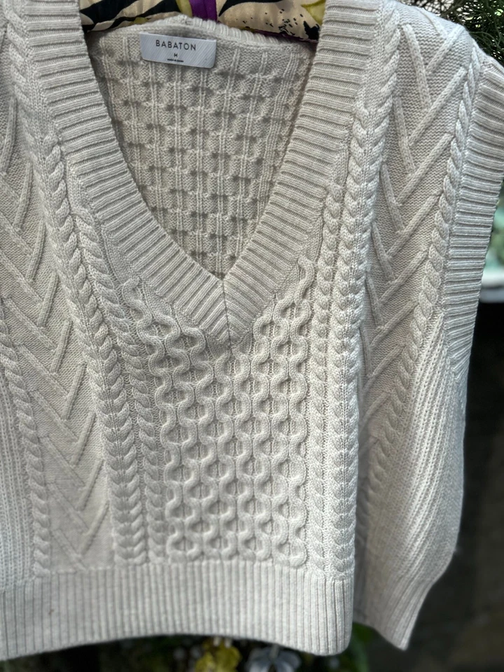 Aritzia Babaton Emporia Vest~Pure Merino Wool~Cable Knit~Crop Sweater sz M~LkNew - Image 2 of 4