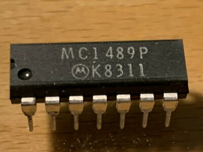  MC1489P - MOTOROLA IC - RS-232C QUAD LINE DRIVER, DIP-14. 