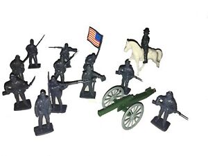 16 Army Men Toy soldiers 1/32 Civil War Union Soldiers Charging Figure Playset