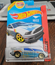 Hot Wheels '13 FORD MUSTANG GT SEE PICTURES AND DESCRIPTION