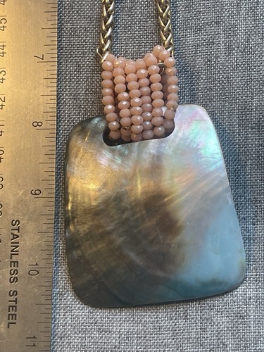 C1946 Abalone Shell Beaded Pendant Necklace - Picture 11 of 11