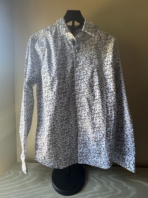 NWT $69.99 GUESS Shirt Mens Size Small White Floral Button Up Long Sleeve