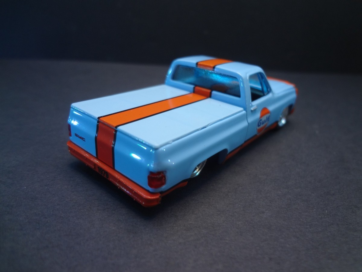 M2 1979 GMC シエラクラシック15カスタム　- ガルフ(チェイスカー) M2 1:64 1979 GMC Sierra Classic 15 Custom 