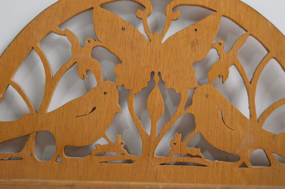 Gancho de montaje en pared mariposa soporte para letras y llaves de pájaro cantor troquelado de madera vintage Foto 3 de 4