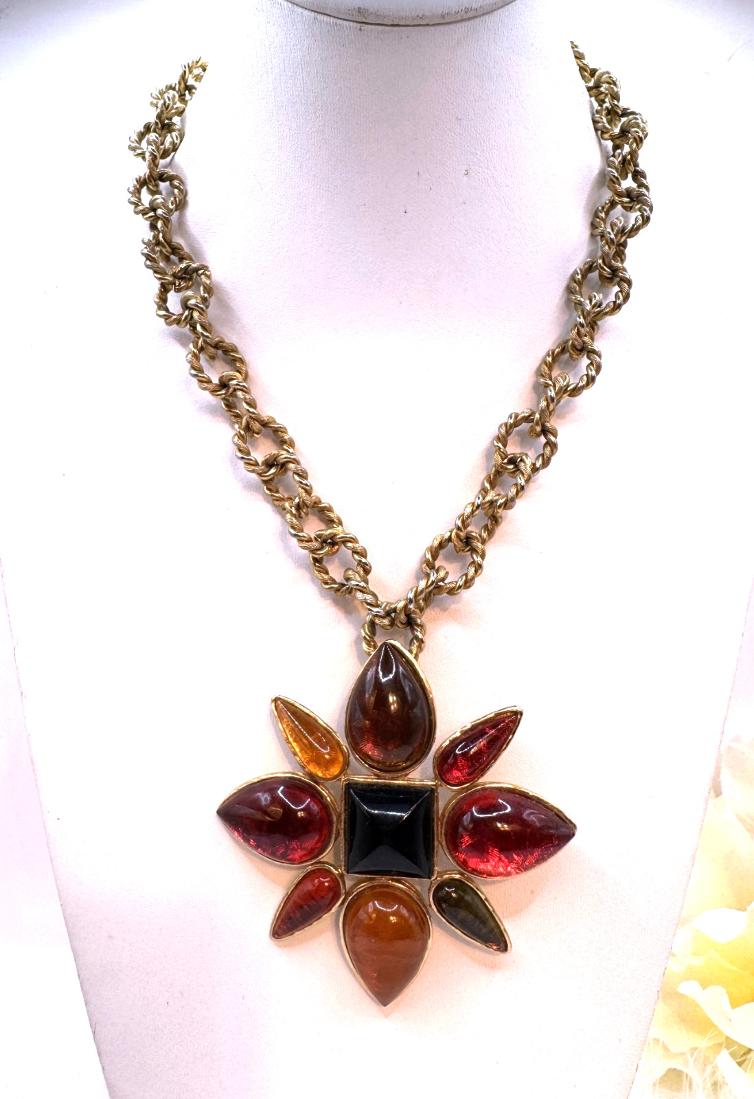 Collar/colgante "Les Bernard" multicolores Gripoix cabs tono dorado firmado VO