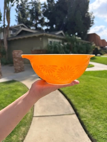 Vintage Pyrex Orange Bowl Daisy Pattern