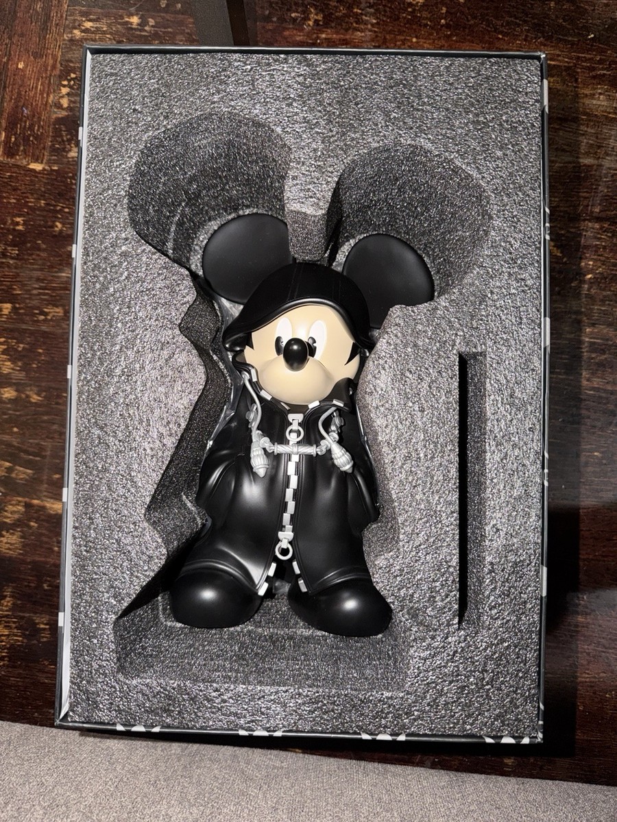 Medicom King Mickey Mouse Statue, 350mm (13.7”) - Kingdom hearts