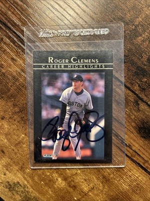 1992 Fleer Roger Clemens #7 SIGNED AUTOGRAPHED RARE