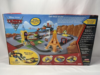 DISNEY PIXAR CARS 2 GEO TRAX WORLD GRAND PRIX RC TRACKSET PLAYSET