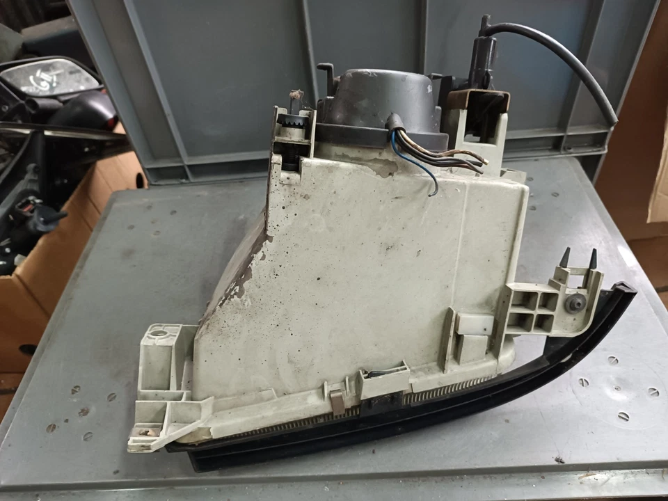 Original Renault Clio I Typ 57 Frontscheinwerfer Scheinwerfer rechts - Bild 4 von 4