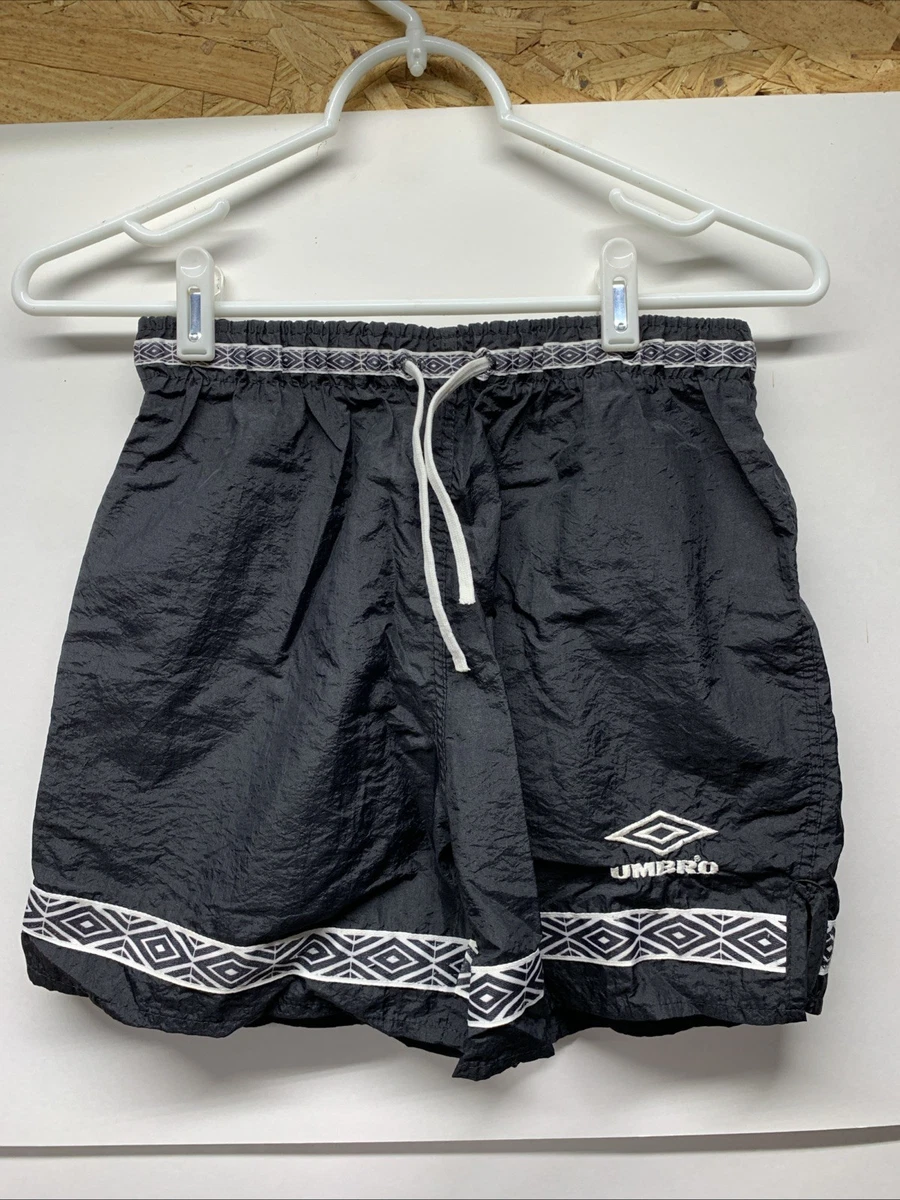 Preços baixos em Shorts Vintage década de 1990 Umbro de Nylon para