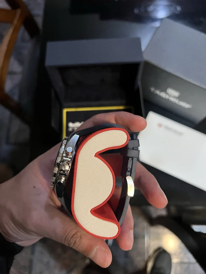 Reloj Tag Heuer Formula 1 Edición Red Bull Foto 4 de 4