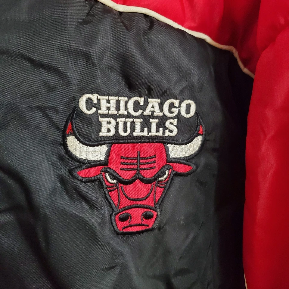 Jaqueta masculina bordada retrô vintage anos 90 jogador profissional NBA Chicago Bulls - Imagem 2 de 4