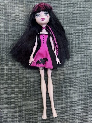 Monster High 11'' Doll DRACULAURA ORIGINAL DIE-NER