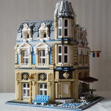 Compatible Modular Building with Bakery, Museum and a Cafe Theme 3226