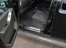 Set protezioni copri battitacco cromato per Nissan Navara D40 (2005-14)