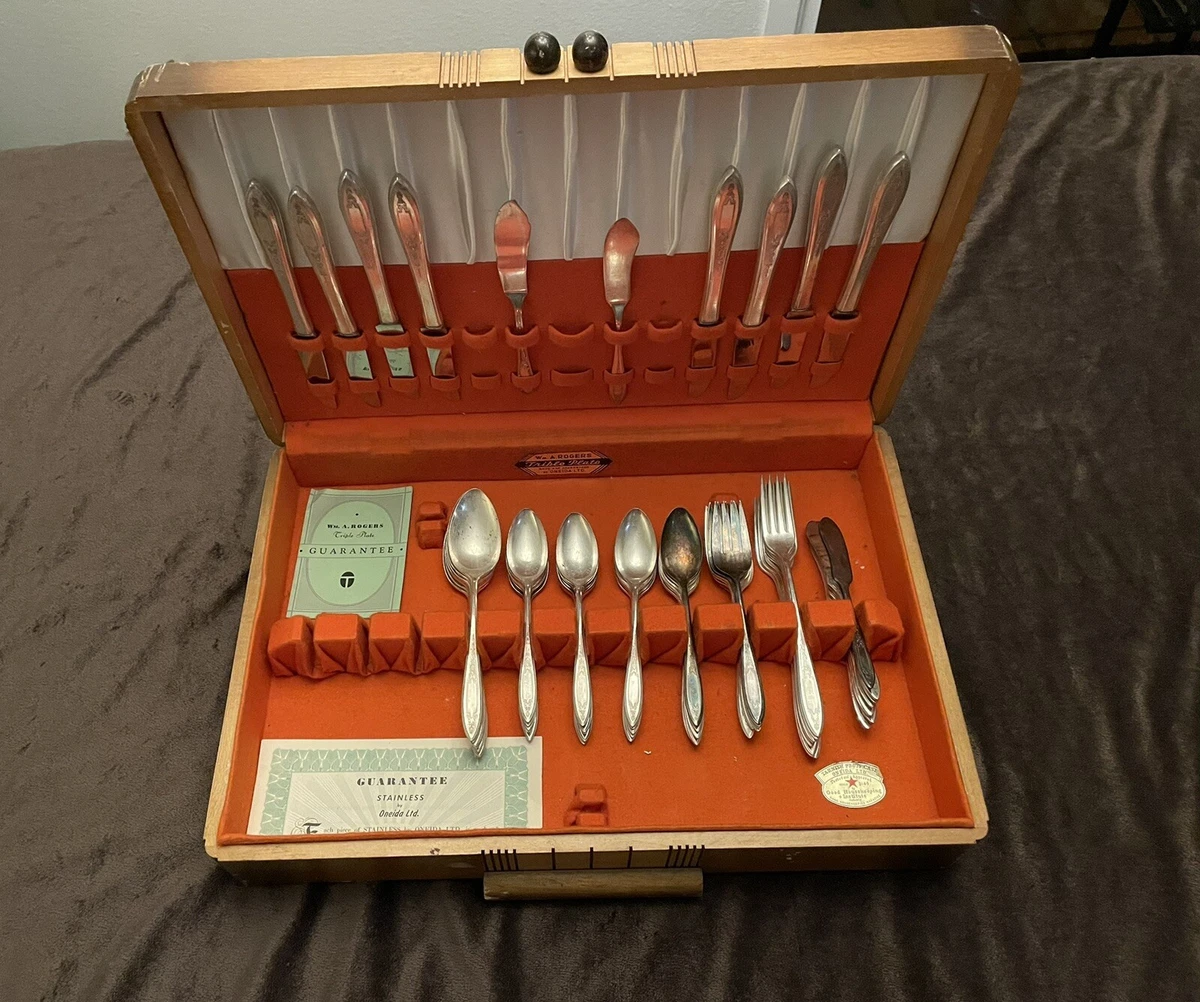 Wm. Rogers A Royal 1900-1940 Antique US Silver-Plated Flatware for