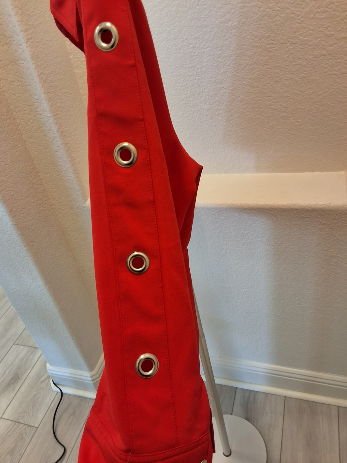 Picture 2 of 4