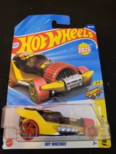 2025 Hot Wheels #197 Fast Foodie 5/5 HOT WHEENGS New Model Yellow WORLDWIDE