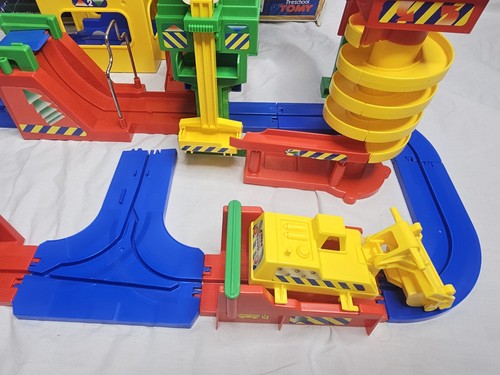 1994 TOMY Big Big Loader Construction Set INCOMPLETE PLEASE READ - Picture 3 of 24