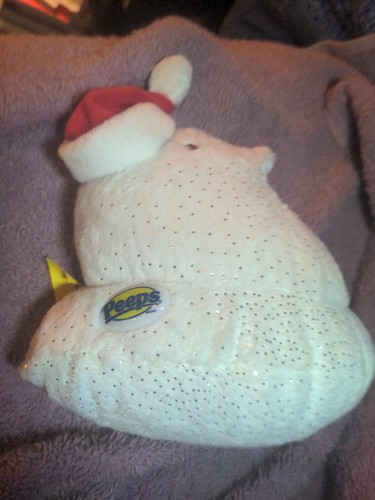 Peeps Navidad Vacaciones Blanco Brillante Chick con Sombrero Rojo Santa 5" de Peluche - Imagen 3 de 5