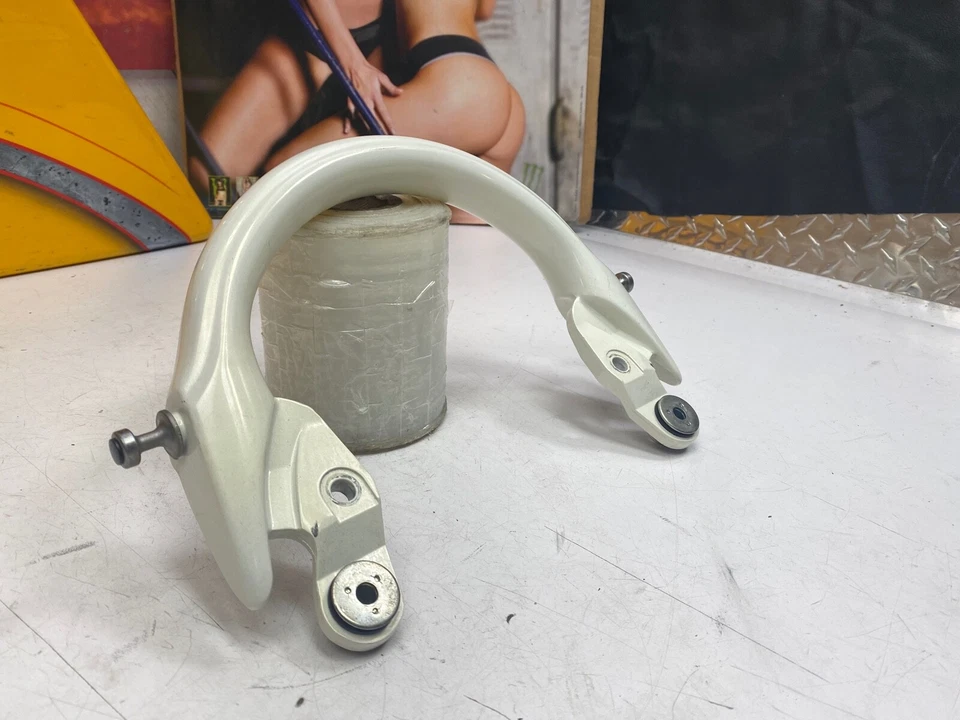 🔥Suzuki Gsx1300R Hayabusa 08-16 Riel de agarre blanco perla🔥 Foto 2 de 4