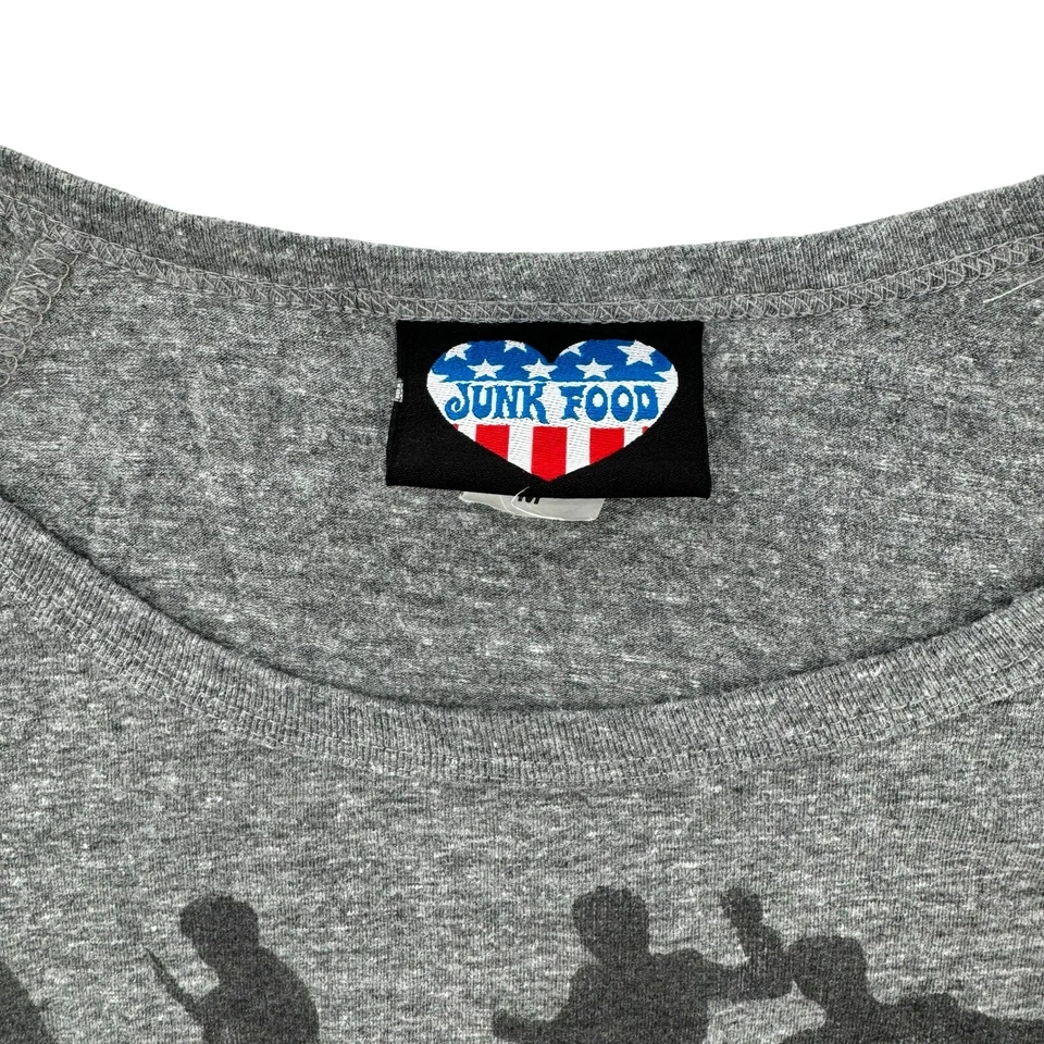 Рубашка женская Junk Food средняя футболка The Beatles Love Me Do короткий рукав серая - Изображение 3 из 4