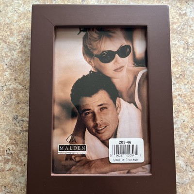 Malden International Design 4x6 Wooden Easel Style Picture Frame. New