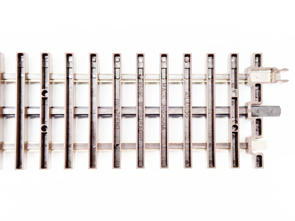 Atlas 3-Rail O Track – 10" Straight (10 Pieces) - Image 2 of 2