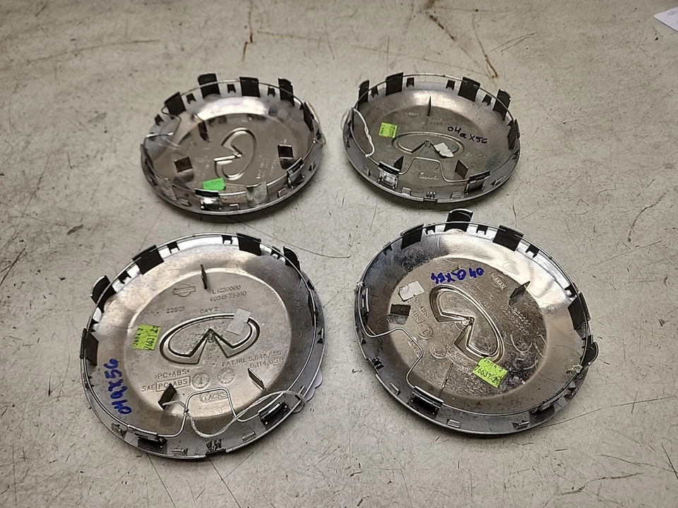 Tapacubos centrales de llantas de aleación Infiniti Qx56 2004-2007 originales OEM G379 Foto 3 de 3