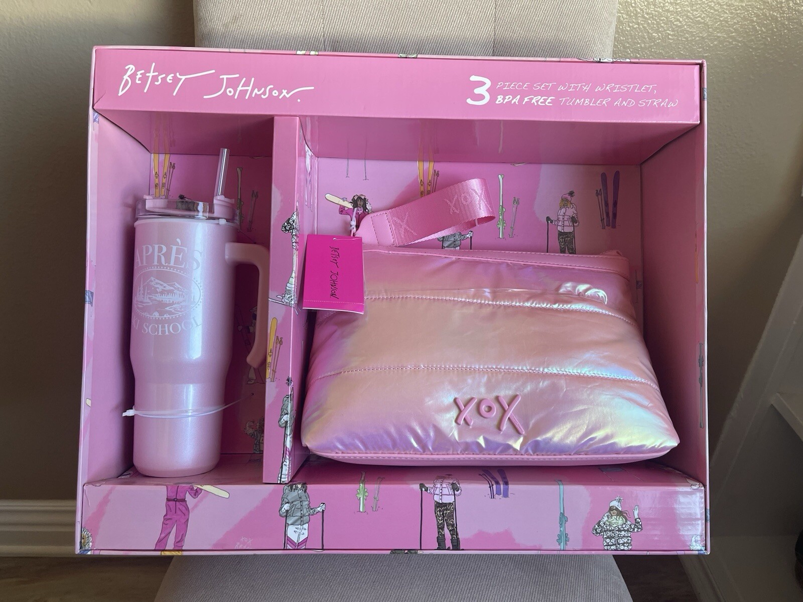 NIB Betsey Johnson Apres Ski Wristlet, Tumbler Mug Cup W Lid & Straw 3pc Set NEW