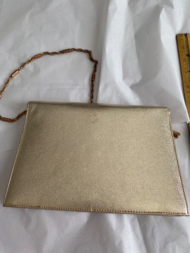 RARE Metallic Gold High Quality vintage bag with animal clasp - Picture 6 of 10