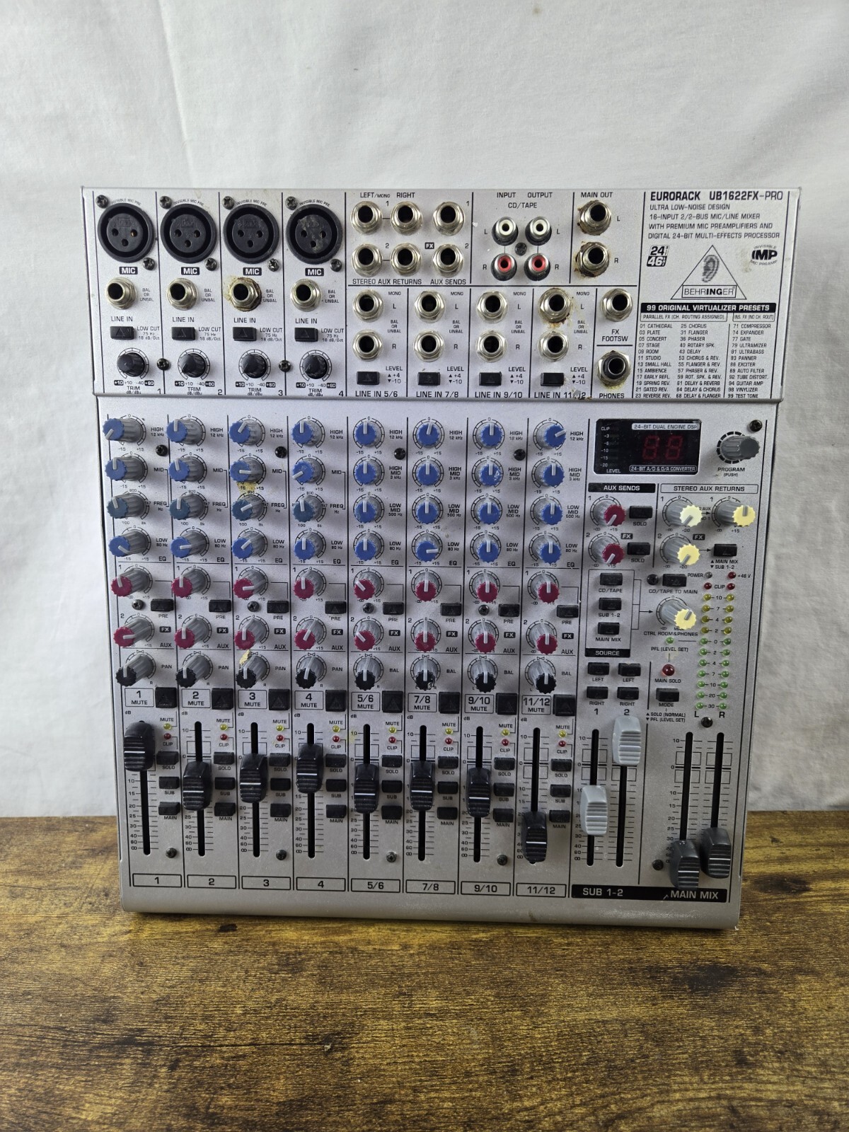 Behringer Eurorack UB1622FXPRO 16Channel Mixer With Mics eBay