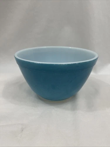 Vintage Pyrex #401  Blue 1.5 Pint Small Nesting Mixing Bowl