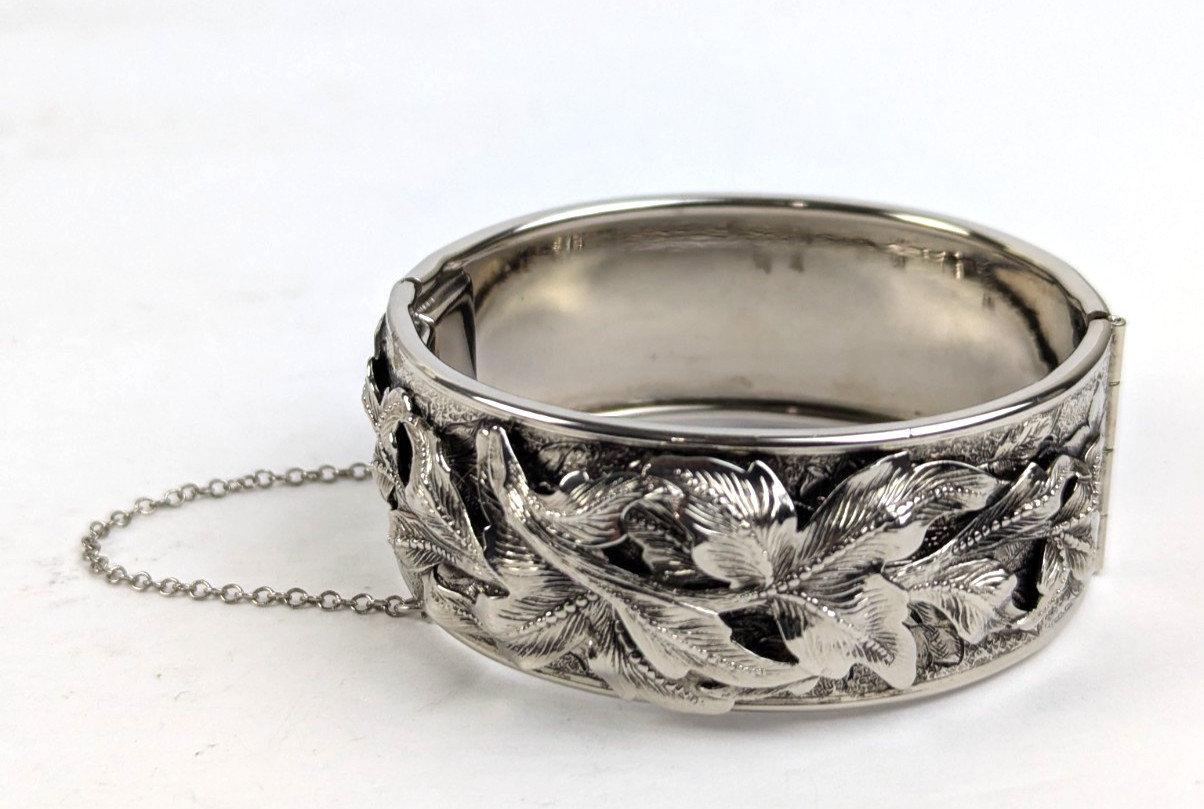 Vintage Wide Etched  Repousse Leaves Hinged Bangle Bracelet  Silver Tone 7