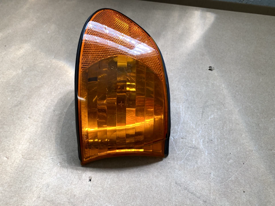 Conjunto de lámpara intermitente delantera derecha BMW E38 750IL 740I 1999-2001 Foto 3 de 4