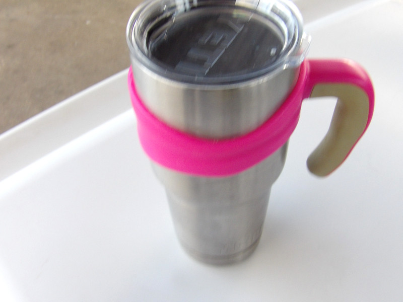 Yeti Tumbler 25 oz w/ Removable Pink Handle Lid Travel Mug Hot or Cold
