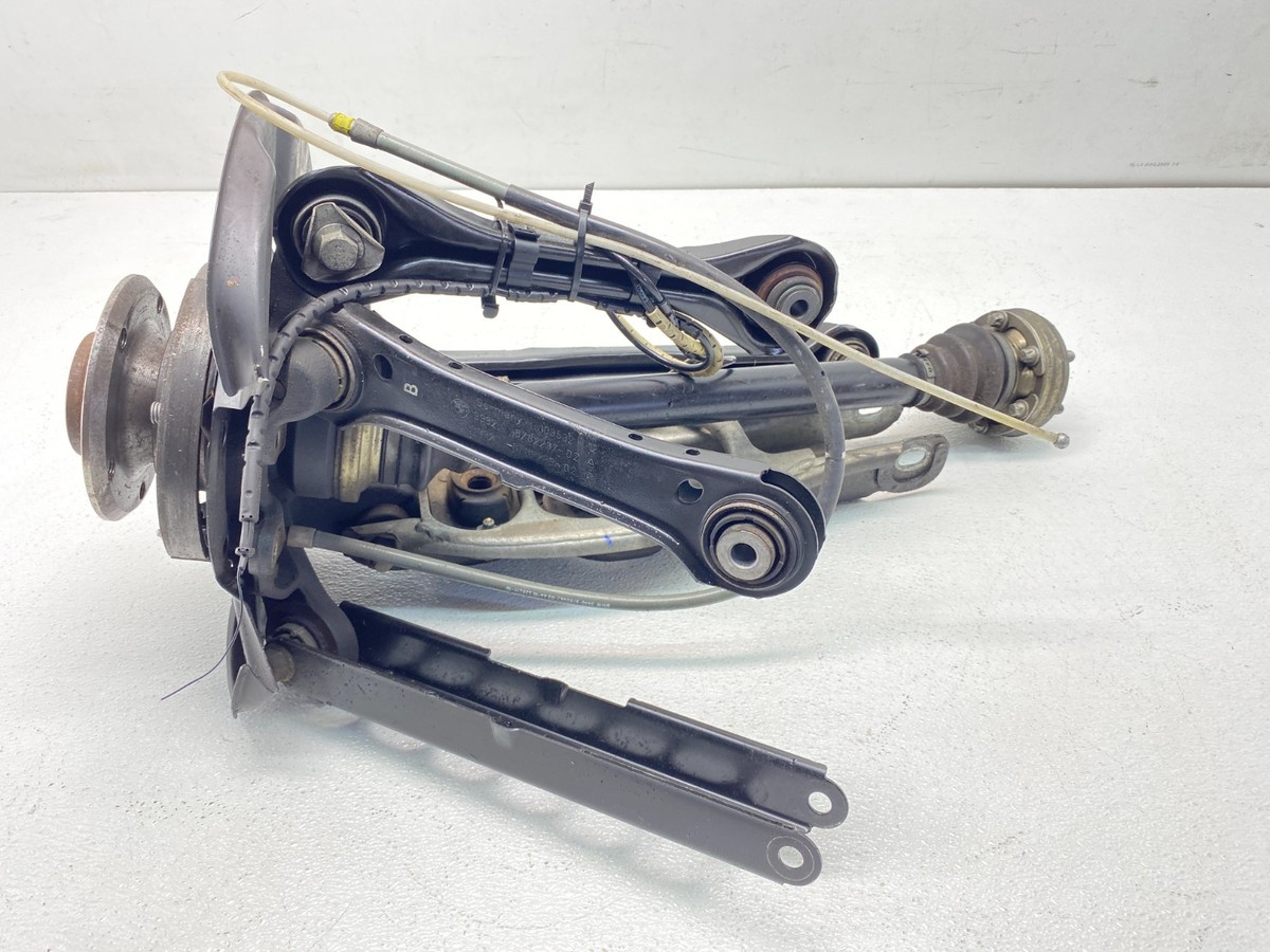  E90 サスペンション BMW E82 E90 E92 1/3 Series Rear Right Suspension Knuckle Spindle