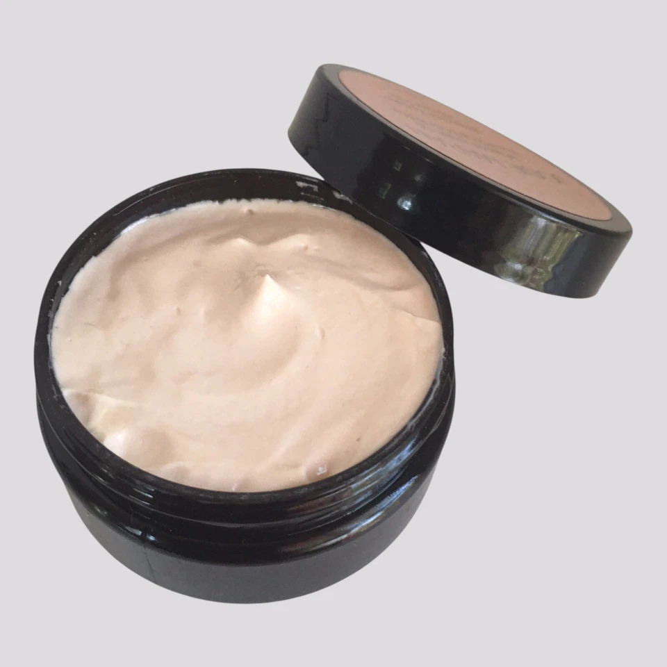 Josie Maran Whipped Argan Illuminizing Body Butter WHITE GOLD RADIANCE + Vanilla - Image 2 of 4