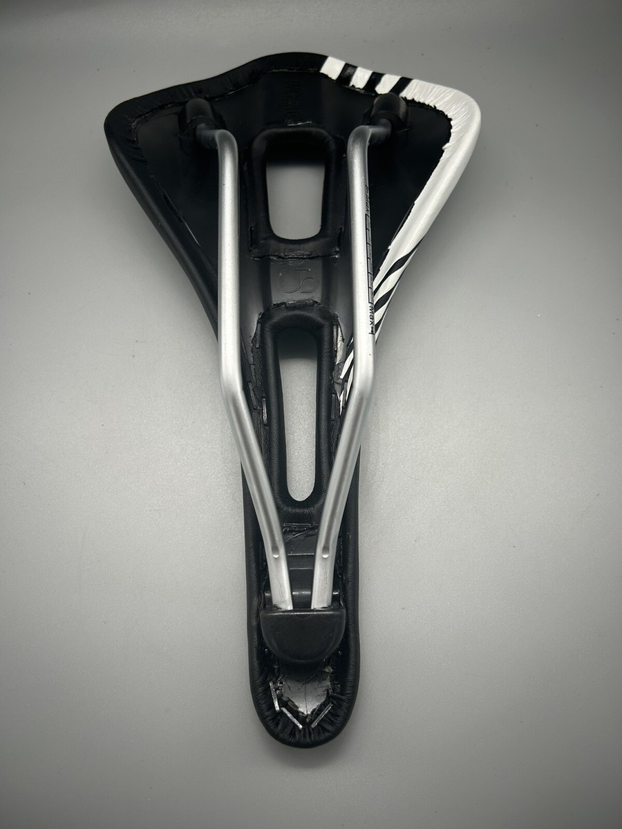 Cobb Cycling San Remo サドル COBB SAN REMO Hollow Chro-Moly Seat Rail Black & White