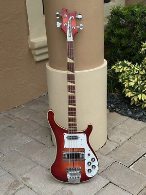 Rickenbackerタイププレート 11 Basses Comparison - Shoot Out - Rickenbacker Vs Gretsch