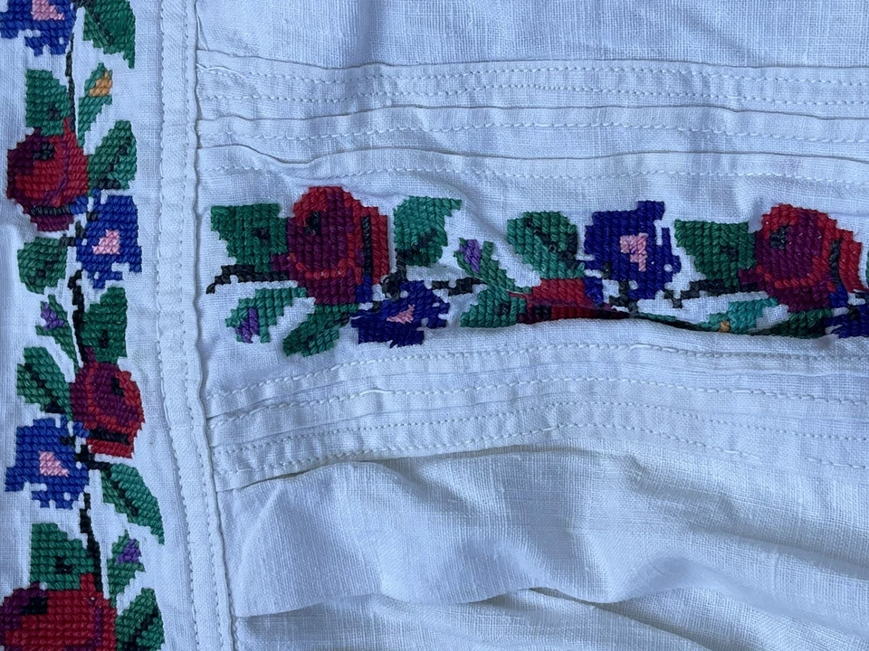 Vestido bordado ucraniano Vyshyvanka bordado Foto 2 de 4