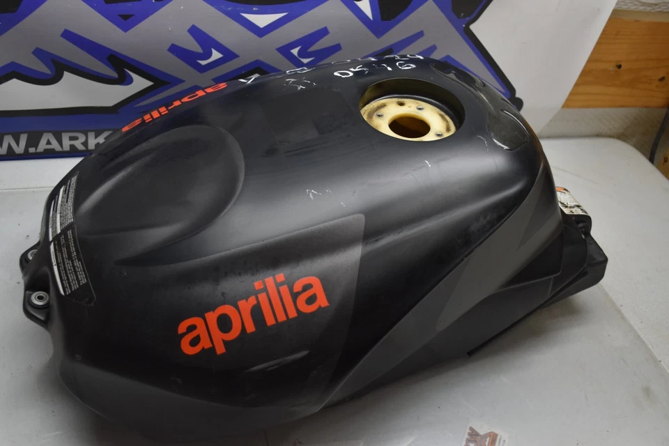 Pila de combustible tanque de gasolina de plástico DD10 08 Aprilia Tuono 1000 R 06-09 envío gratuito a Estados Unidos Foto 2 de 4