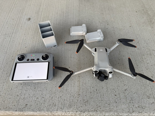 Damaged Still Flies DJI Mini 3 Pro Drone (RC Remote) See Video 3 bat Unbound