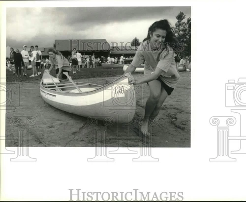 1991 Press Photo Canoe Racers at Emerson Park for "Great Race" in Auburn