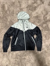 Nike Windrunner Youth Size Medium Green