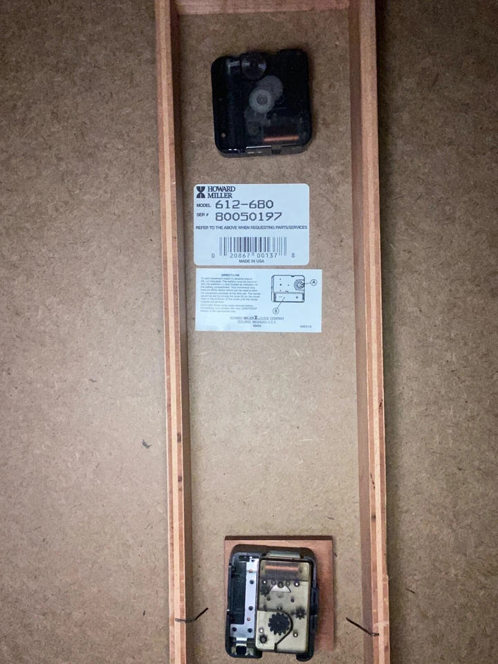 Reloj de mesa de centro Howard Miller excelente marco de roble 42X16 sin mascotas niño humo EE. UU. Foto 3 de 3